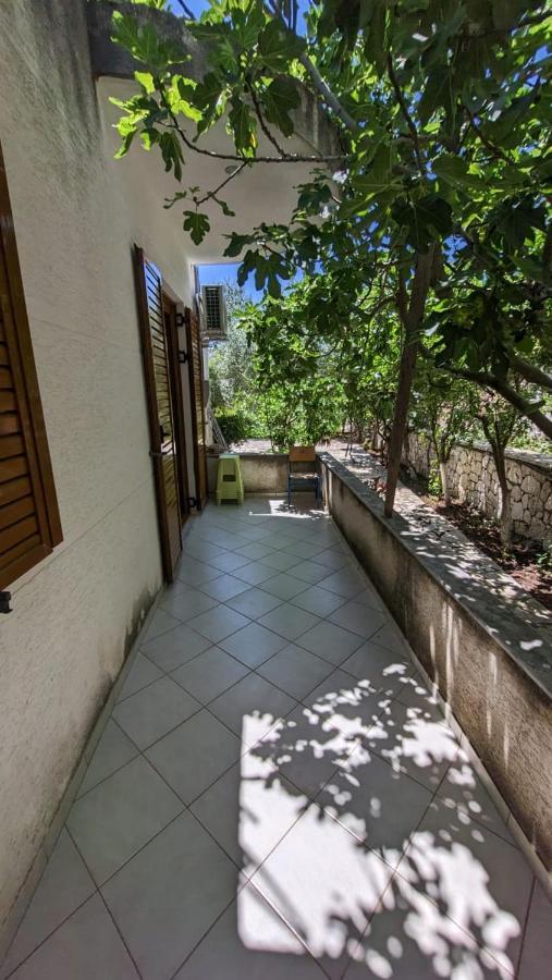 Hasani Apartments Sarandë Exterior foto
